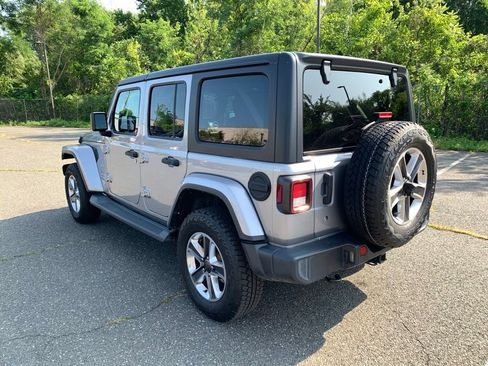 Used 2020 Jeep Wrangler Unlimited Sahara w/ Cold Weather Group AWD/4WD image 7