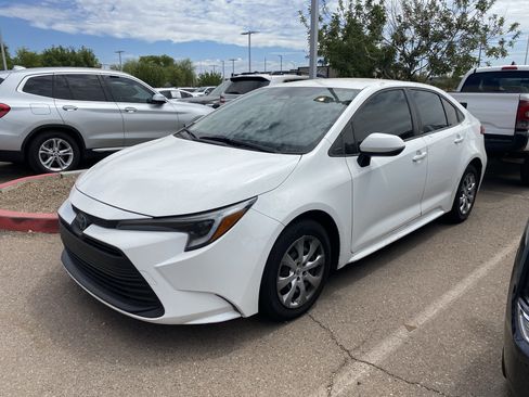 Used 2024 Toyota Corolla LE FWD image 4
