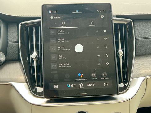 New 2026 Volvo XC90 B6 Ultra w/ Protection Package Premier image 18