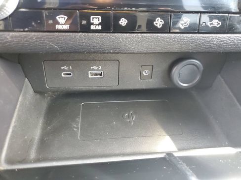 Used 2024 Mitsubishi Outlander SE Black Edition FWD image 23
