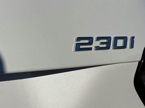 Used 2025 BMW 230i Coupe w/ Convenience Package image 32