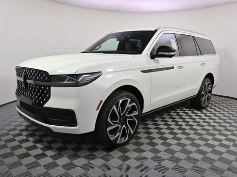 New 2026 Lincoln Navigator Black Label AWD/4WD image 2