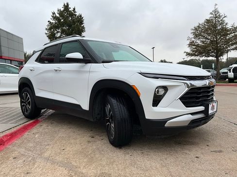 Used 2025 Chevrolet TrailBlazer LT image 5