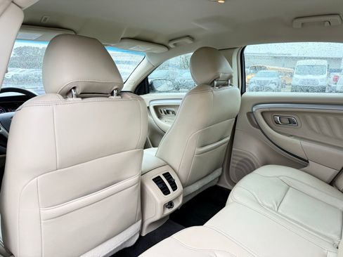 Used 2018 Ford Taurus SEL w/ Equipment Group 201A image 19