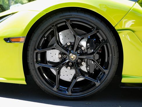 Used 2025 Lamborghini Revuelto AWD/4WD image 24