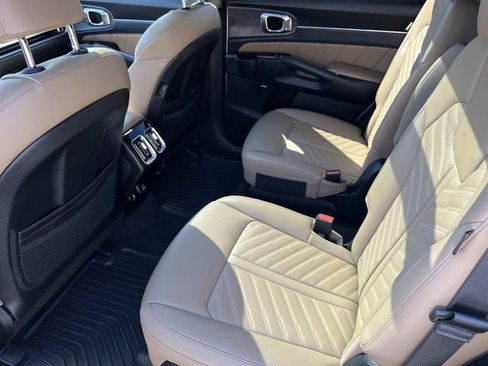 Used 2025 Kia Sorento SX Prestige w/ Olive Brown Leather Package image 19