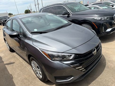Used 2025 Nissan Versa S w/ Trunk Package FWD image 6