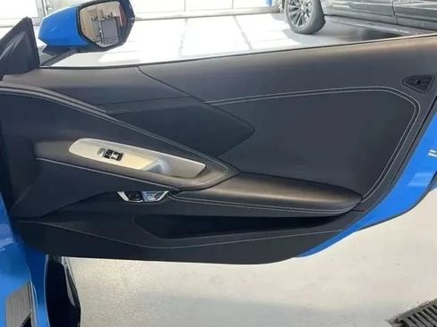 Used 2025 Chevrolet Corvette Z06 RWD image 16
