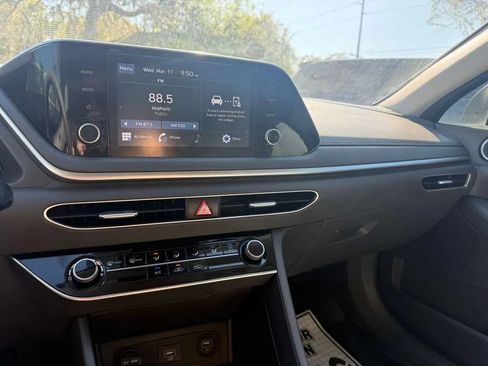 Used 2021 Hyundai Sonata SE FWD image 11