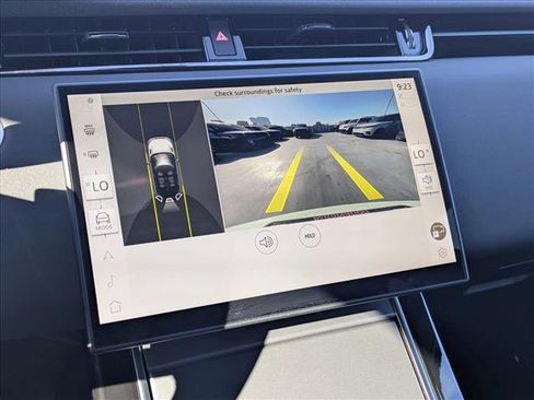 Used 2025 Land Rover Range Rover Evoque Dynamic SE image 13