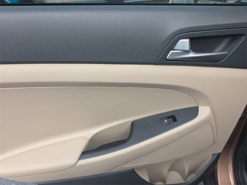 Used 2017 Hyundai Tucson SE image 8