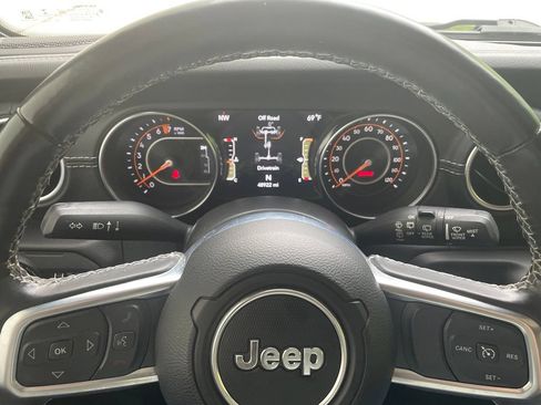 Used 2021 Jeep Wrangler Unlimited Sahara w/ Dual Top Group AWD/4WD image 15