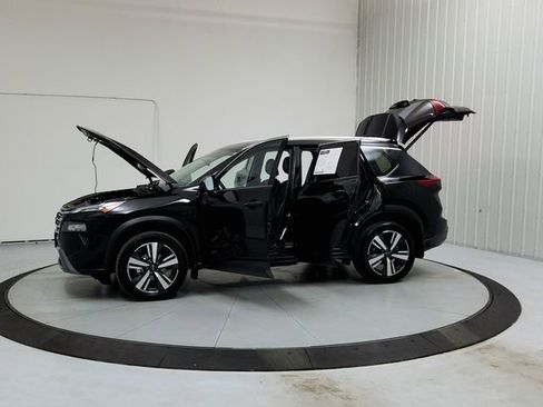 Used 2025 Nissan Rogue SL w/ SL Premium Package image 12