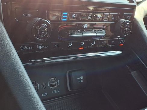 New 2025 Jeep Grand Cherokee L Limited w/ Luxury Tech Group II image 9