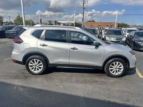 Used 2020 Nissan Rogue SV image 9