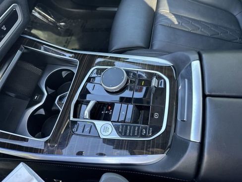 Used 2025 BMW X7 xDrive40i AWD/4WD image 22