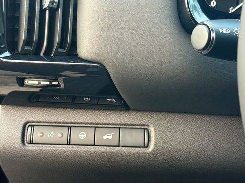 New 2025 Nissan Pathfinder SV w/ Cargo Package image 10