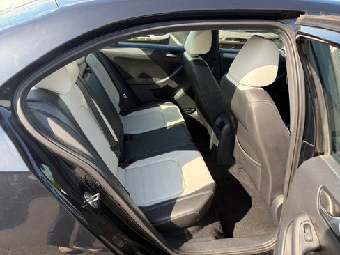Used 2016 Volkswagen Jetta Sport image 29