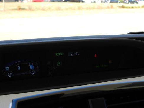 Used 2019 Toyota Prius L Eco image 52