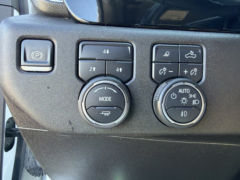 Used 2025 Chevrolet Silverado 3500 LT w/ Safety Package AWD/4WD image 15