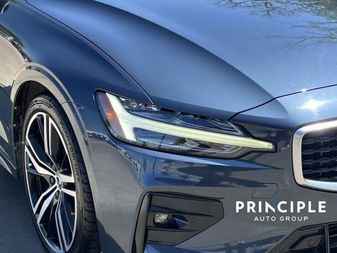 Used 2020 Volvo S60 T6 R-Design image 9