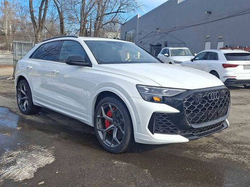 New 2025 Audi RS Q8 performance image 10