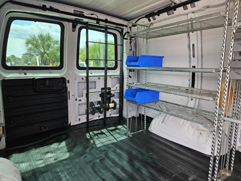 Used 2014 Chevrolet Express 2500 image 21