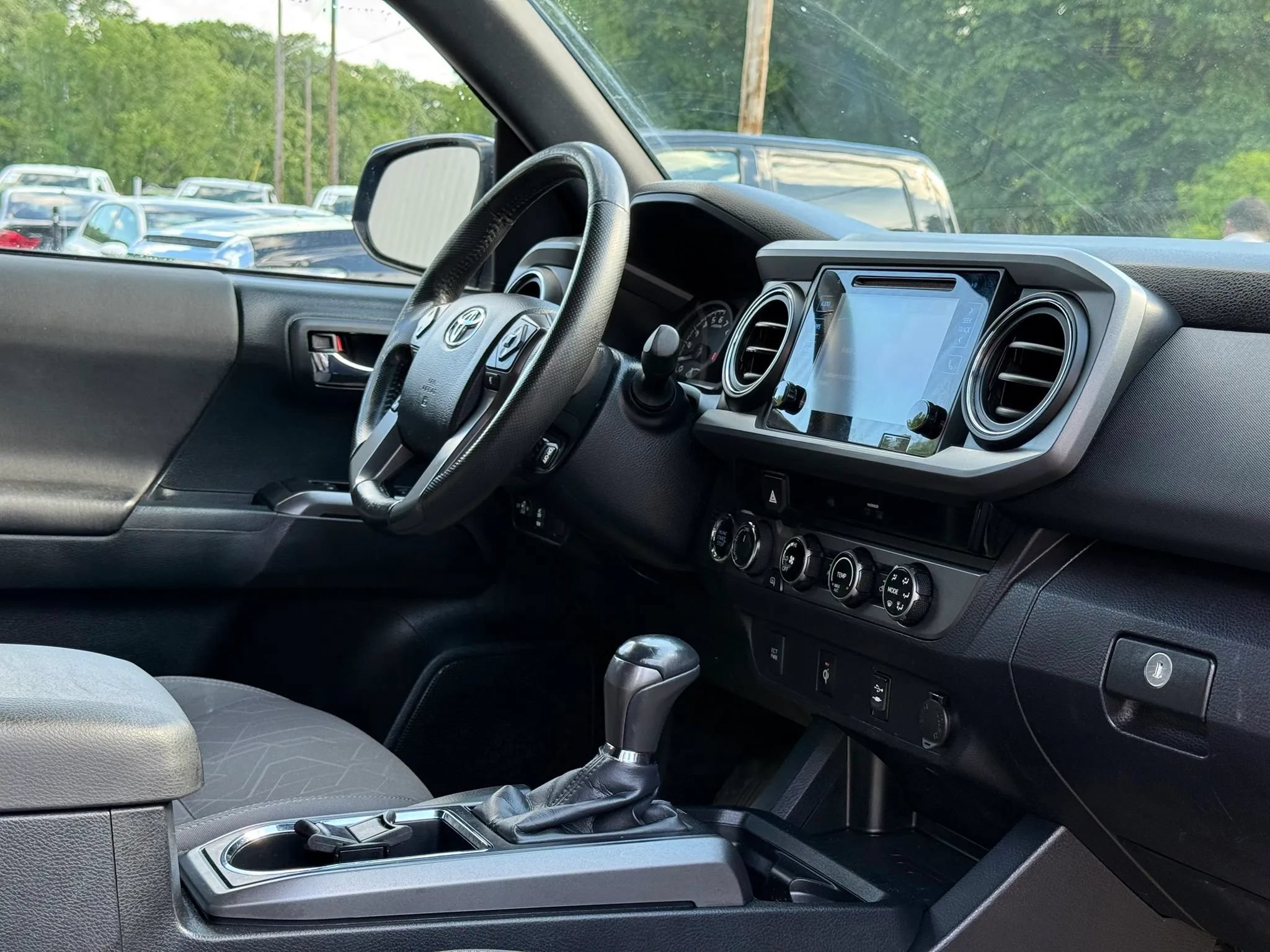 Used 2016 Toyota Tacoma TRD Sport w/ Towing Package AWD/4WD image 43