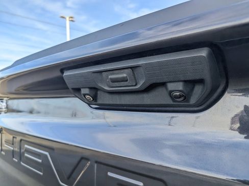 Used 2022 Chevrolet Silverado 1500 LTZ image 17