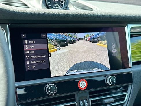 Certified 2025 Porsche Macan S AWD/4WD image 17