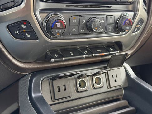 Used 2018 Chevrolet Silverado 1500 LTZ Z71 image 29