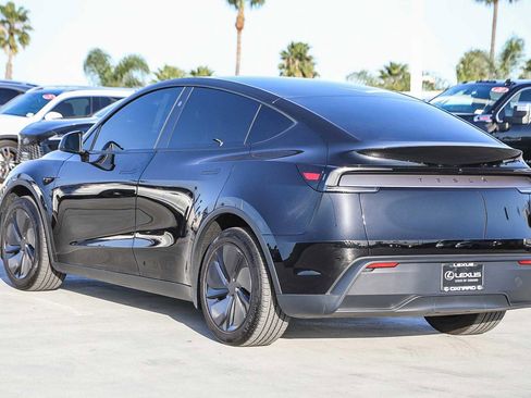 Used 2026 Tesla Model Y Premium image 5