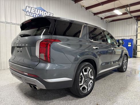 Used 2023 Hyundai Palisade SEL w/ Premium Package image 3