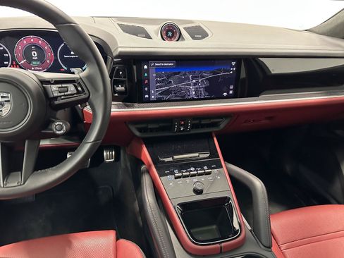 Certified 2025 Porsche Cayenne Turbo AWD/4WD image 29