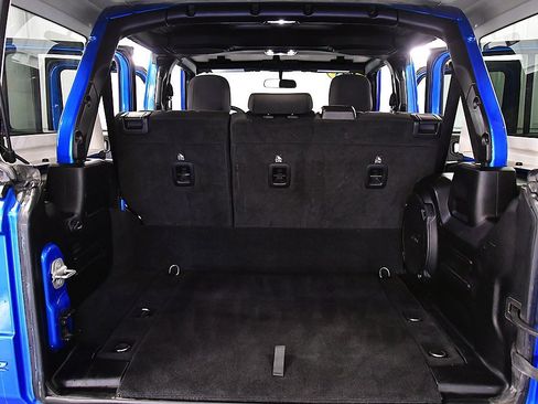 Used 2023 Jeep Wrangler Unlimited image 29