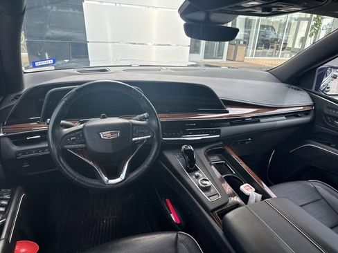 Used 2023 Cadillac Escalade Premium Luxury AWD/4WD image 10