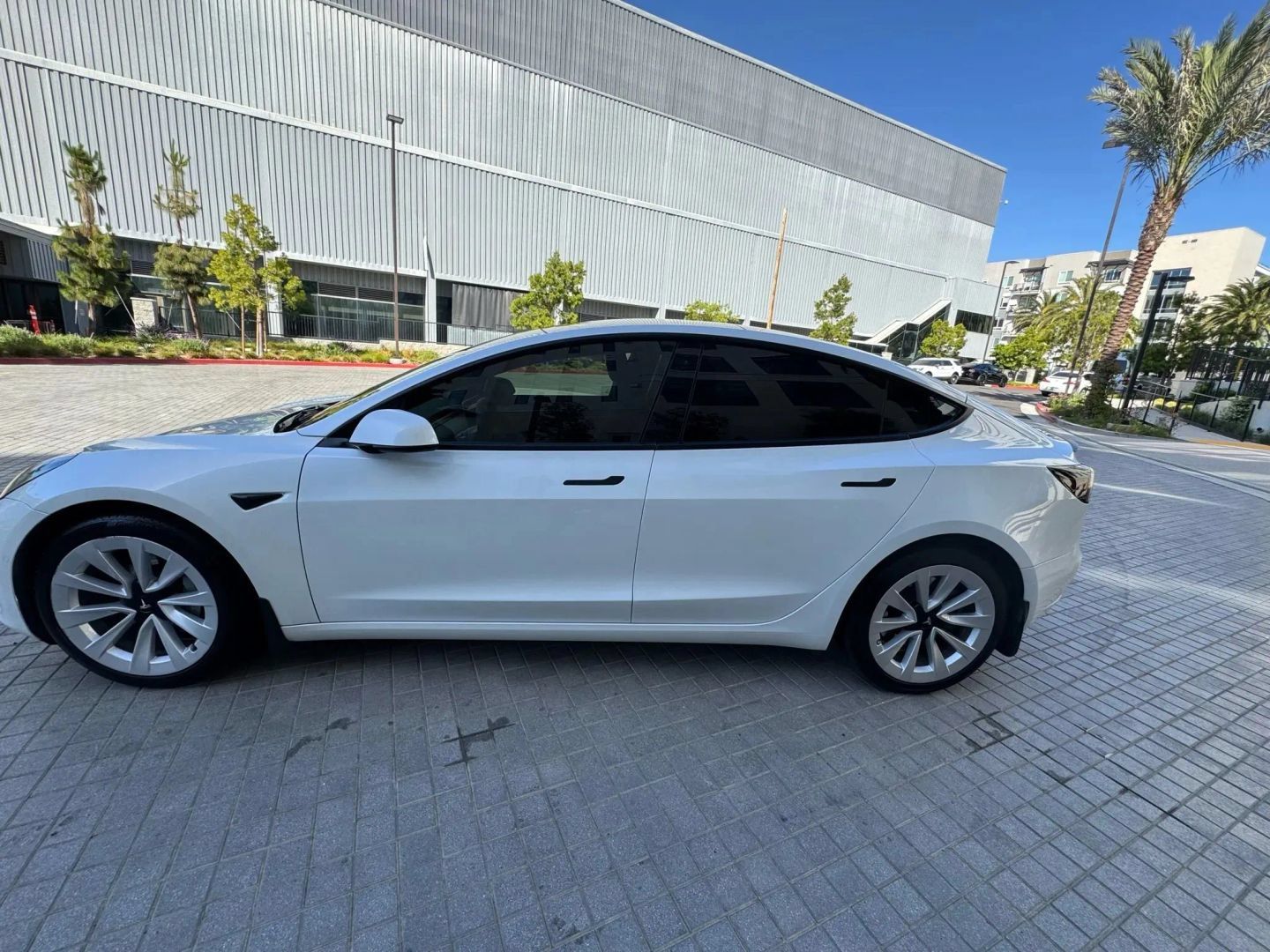 Used 2023 Tesla Model 3 Standard Range RWD image 5