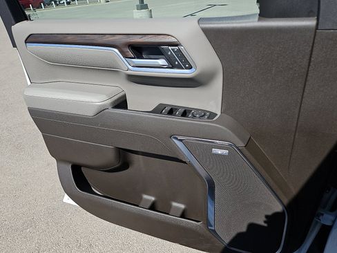 New 2026 GMC Sierra 1500 SLT image 13