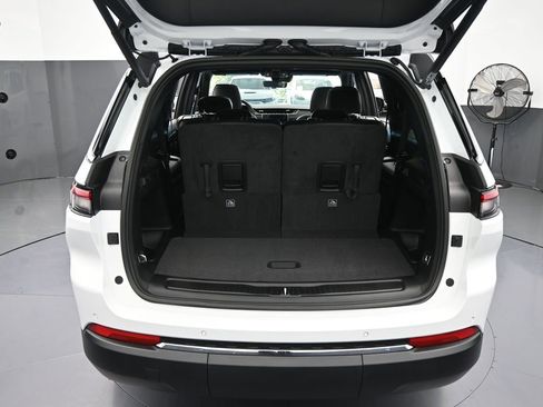 New 2025 Jeep Grand Cherokee L Limited image 36