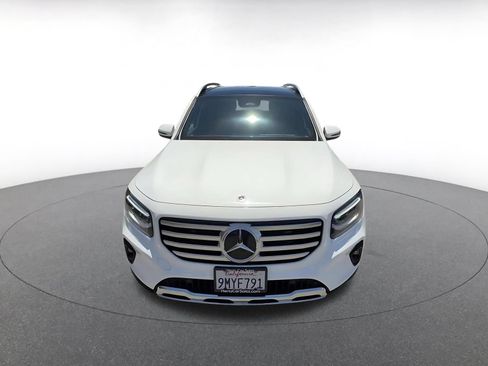 Used 2025 Mercedes-Benz GLB 250 image 4
