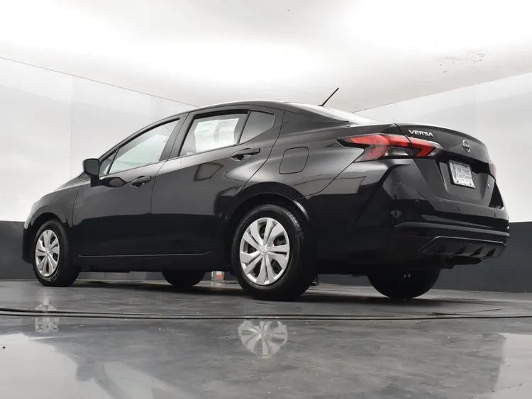 Used 2025 Nissan Versa S FWD image 9