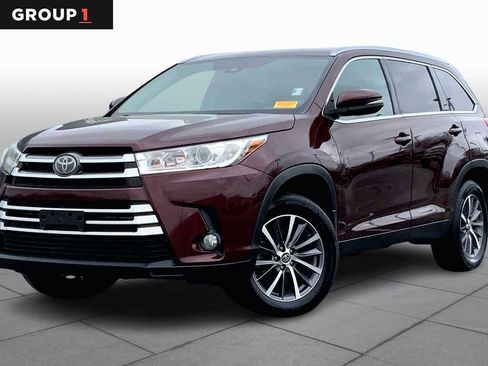 Used 2019 Toyota Highlander XLE image 1