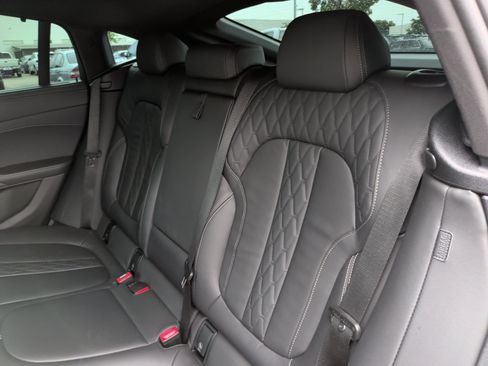Used 2024 BMW X6 M60i AWD/4WD image 38