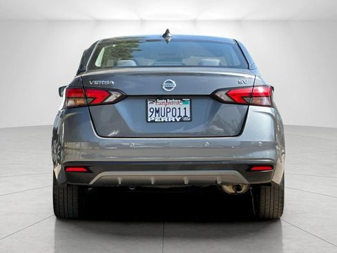 Used 2021 Nissan Versa SV FWD image 5
