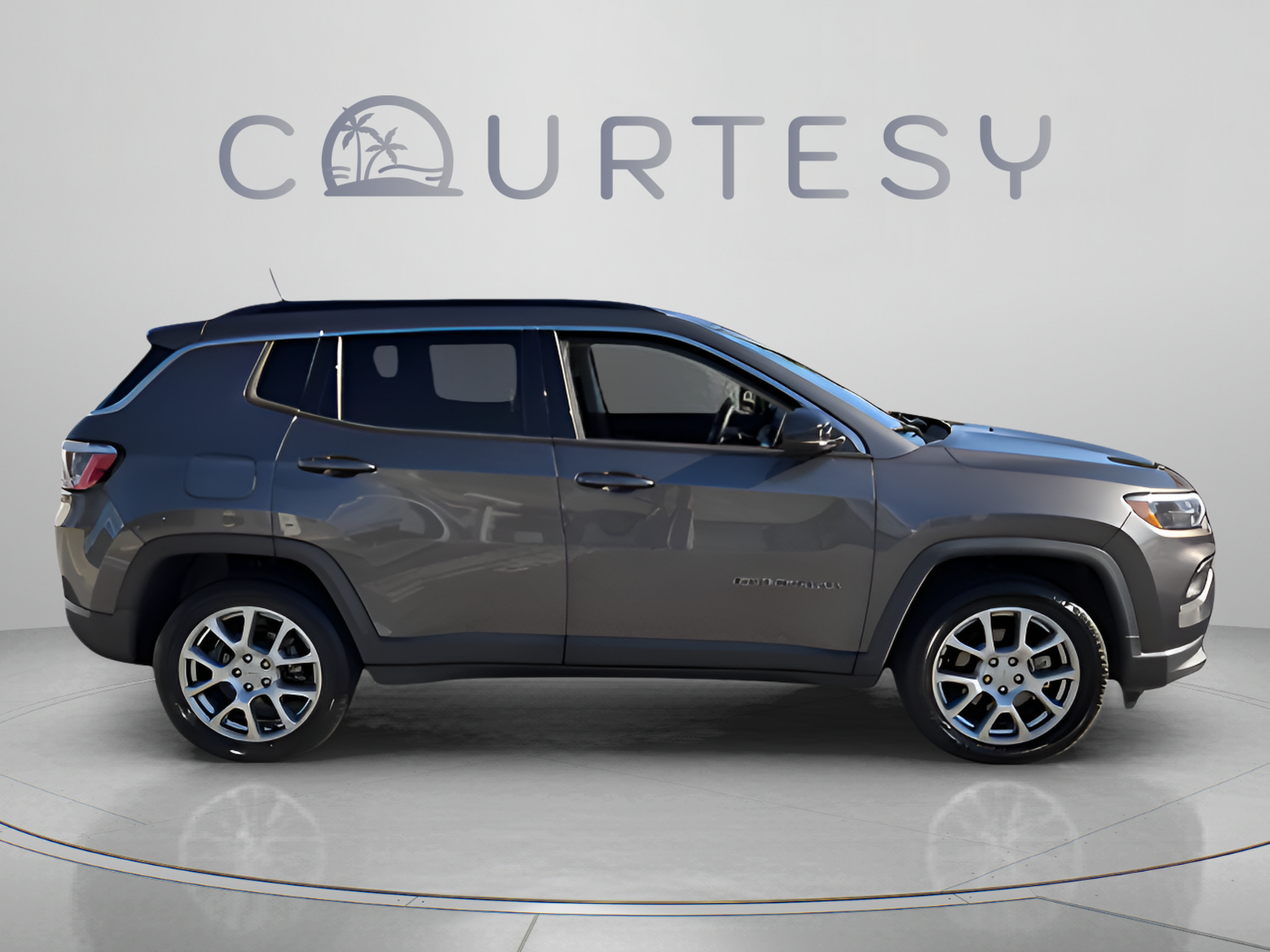Used 2022 Jeep Compass Latitude AWD/4WD image 6