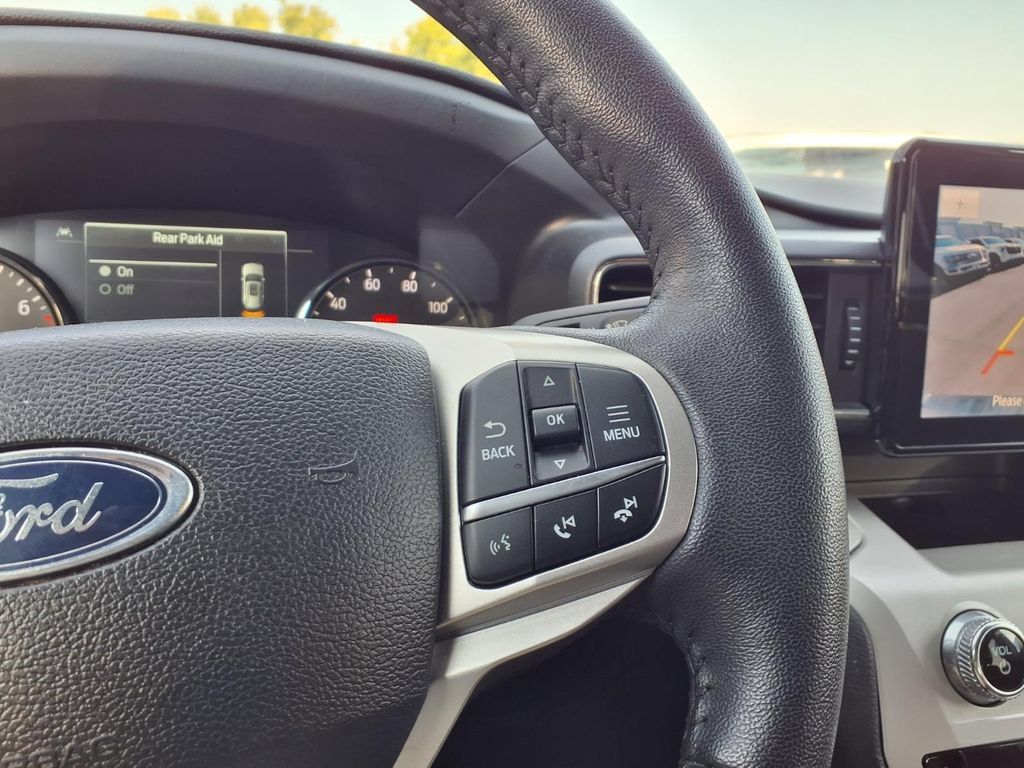 Used 2024 Ford Explorer XLT w/ Equipment Group 202A AWD/4WD image 10
