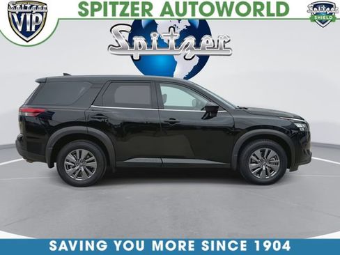 Used 2024 Nissan Pathfinder S AWD/4WD image 10