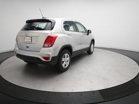 Used 2018 Chevrolet Trax LS AWD/4WD image 32