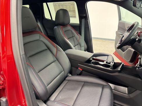 New 2026 Chevrolet Equinox RS w/ Convenience Package III FWD image 30