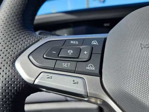 New 2026 Volkswagen Tiguan SE R-Line image 24